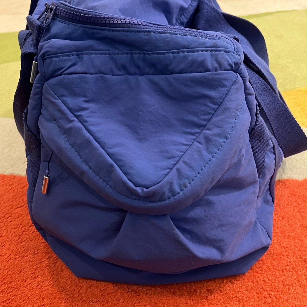 Athleta Kinetic Duffle Bag - Picture 2 of 6